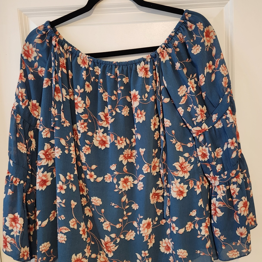 Jessica Simpson Orange and White Ruffled Blouse with Flutter Sleeves